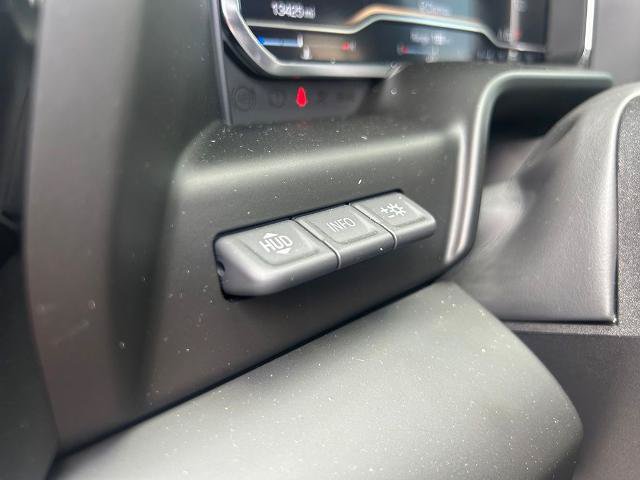 Used 2025 GMC Sierra 1500 AT4 w/ AT4 Premium Package AWD/4WD image 15