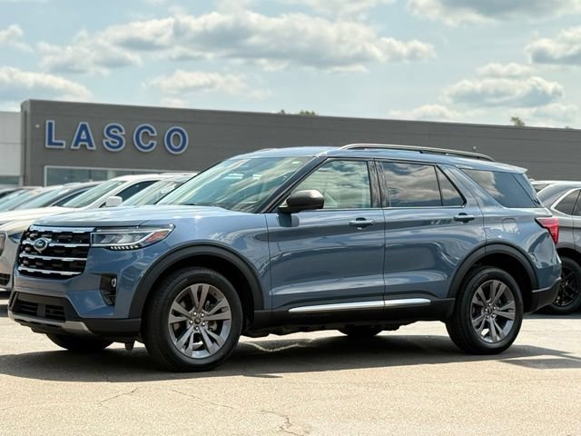 Certified 2025 Ford Explorer Active w/ Active Comfort Package AWD/4WD image 1