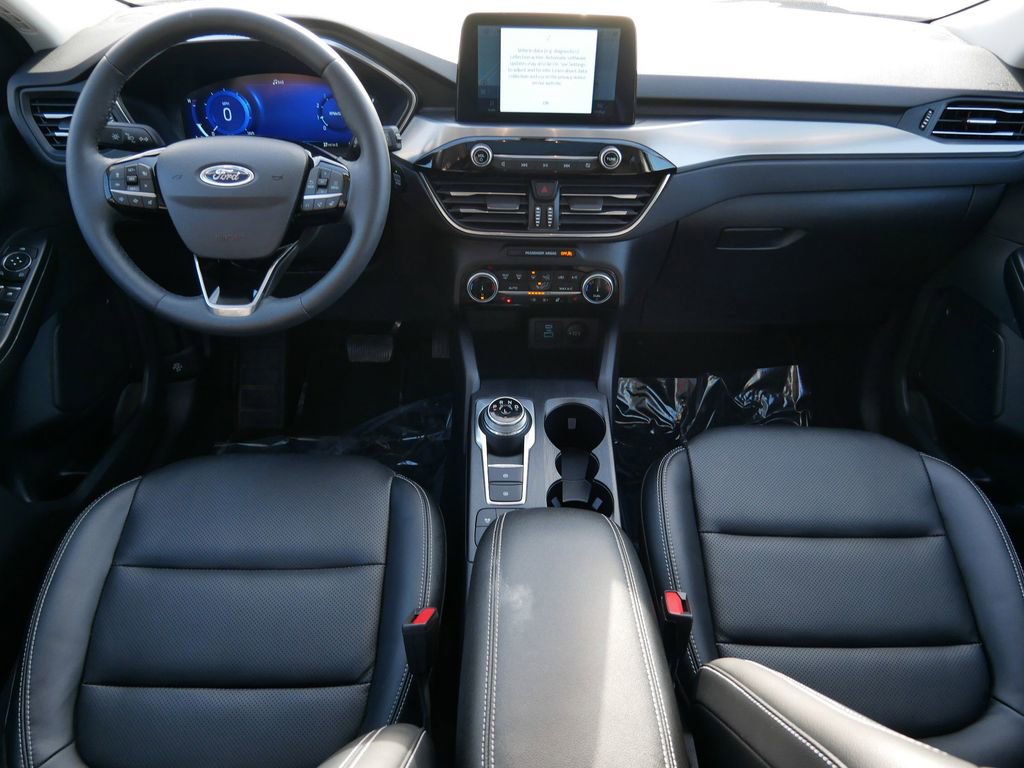 Certified 2022 Ford Escape Titanium w/ Class II Trailer Tow Package image 13