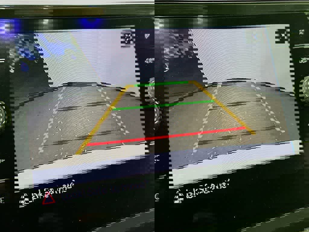 Used 2021 Volkswagen Tiguan SE image 28