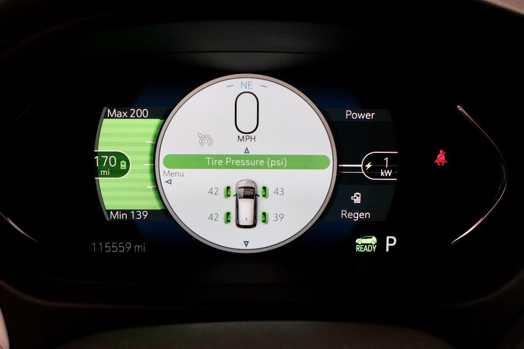 Used 2020 Chevrolet Bolt Premier w/ Infotainment Package image 28