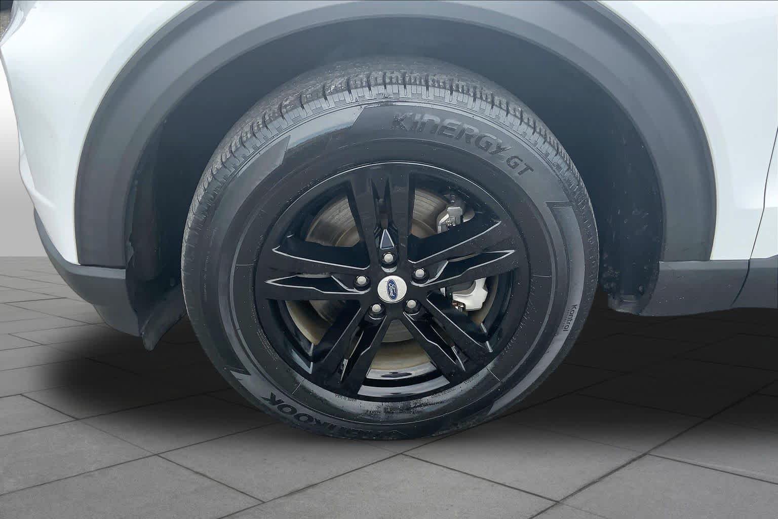 Certified 2022 Ford Explorer XLT RWD image 11