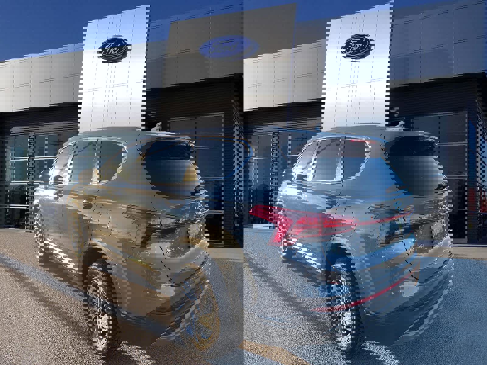 Used 2021 Hyundai Santa Fe SE image 3