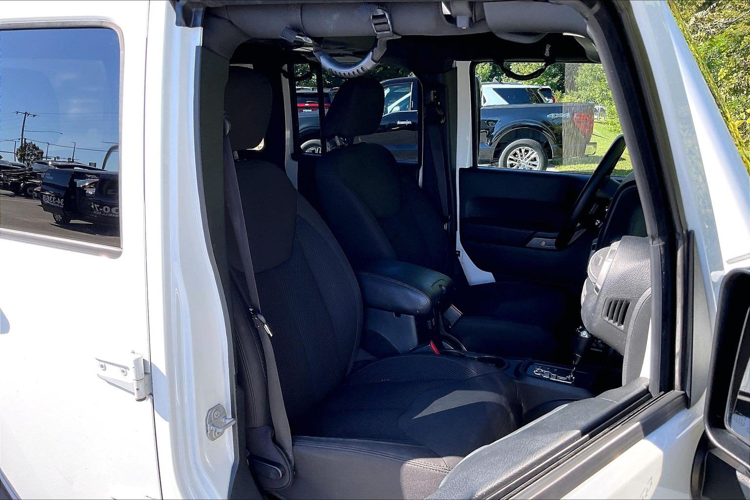 Used 2017 Jeep Wrangler Unlimited Sport AWD/4WD image 7