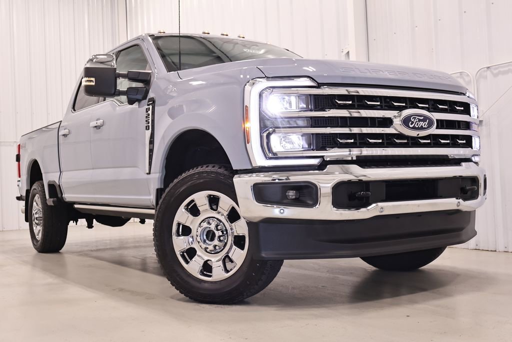 Certified 2025 Ford F250 Lariat w/ Lariat Ultimate Package AWD/4WD image 14