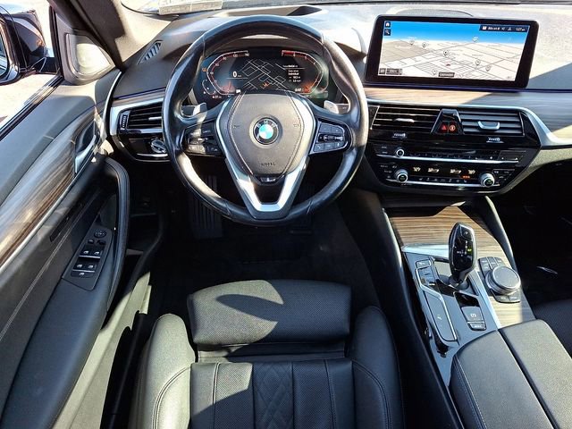 Used 2021 BMW 530i xDrive w/ Premium Package image 12
