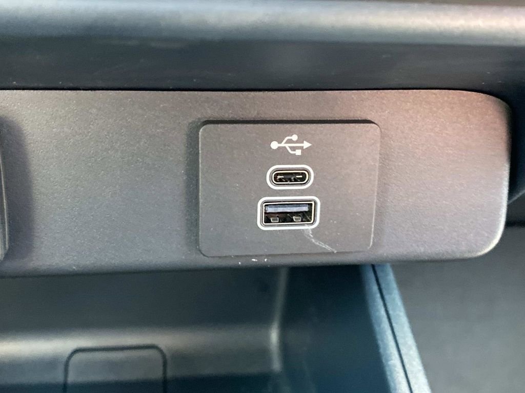 Certified 2025 Ford Maverick Lobo AWD/4WD image 28
