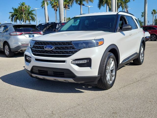 Certified 2022 Ford Explorer XLT w/ Equipment Group 202A RWD image 3