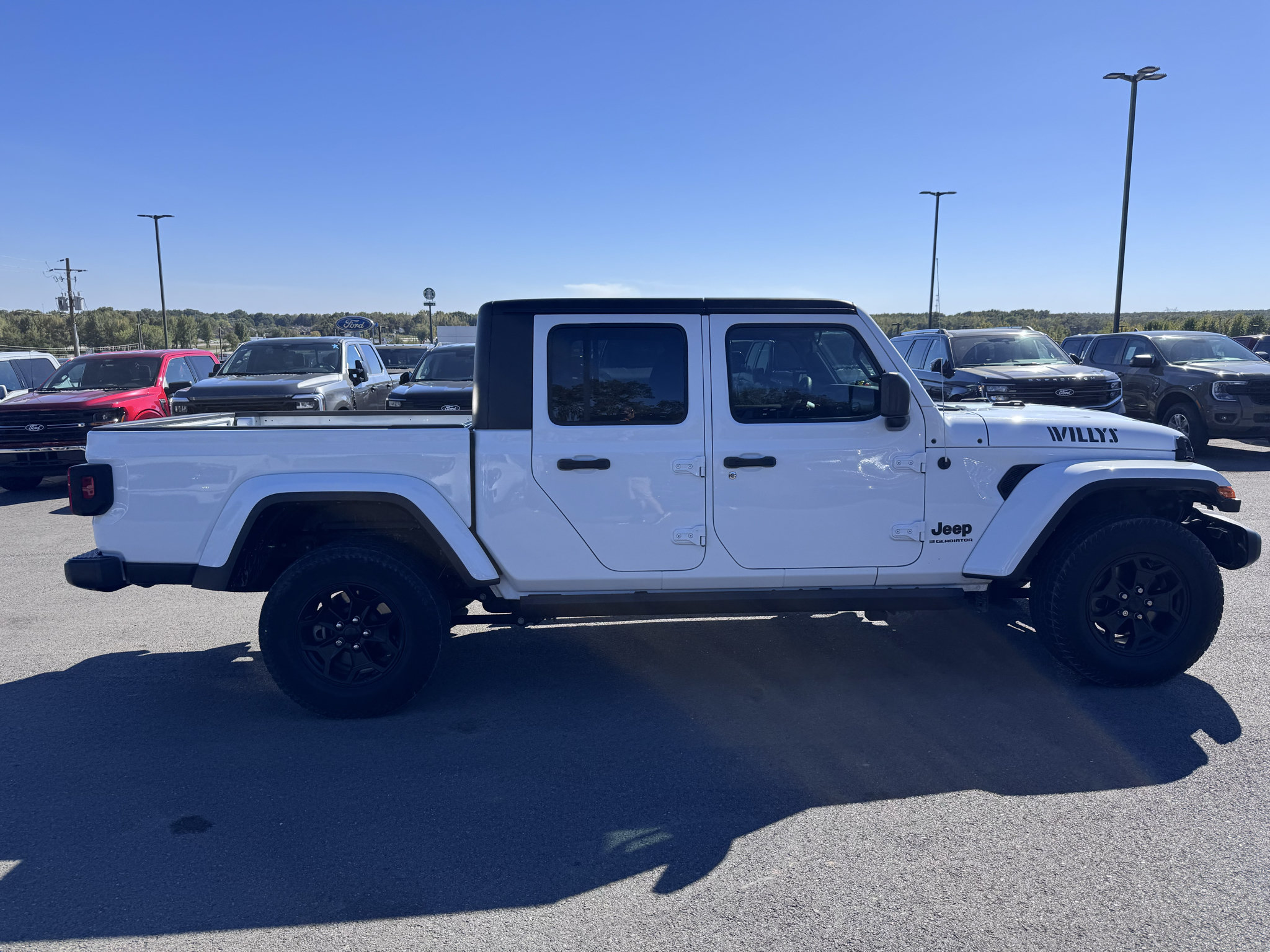 Used 2023 Jeep Gladiator Sport AWD/4WD image 6
