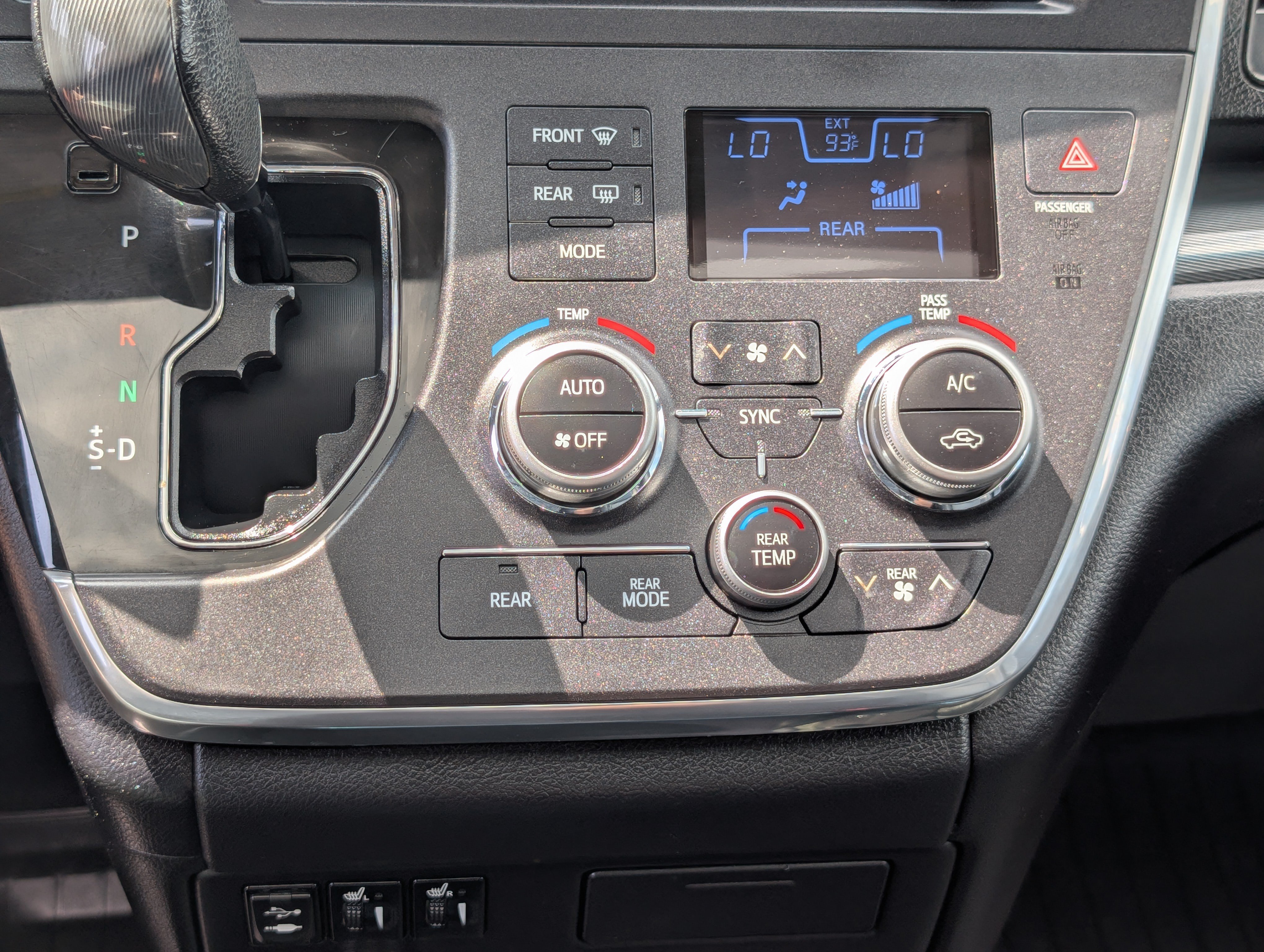 Used 2017 Toyota Sienna SE Premium FWD image 28