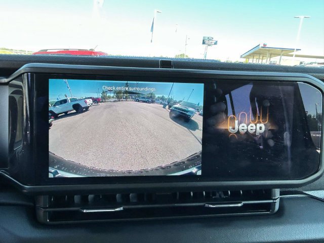 Used 2026 Jeep Wrangler Unlimited Rubicon AWD/4WD image 26