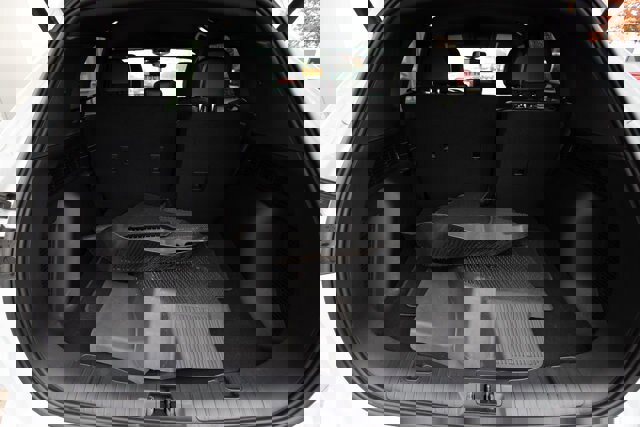 Certified 2025 Ford Escape ST-Line Elite w/ Class II Trailer Tow Package image 8