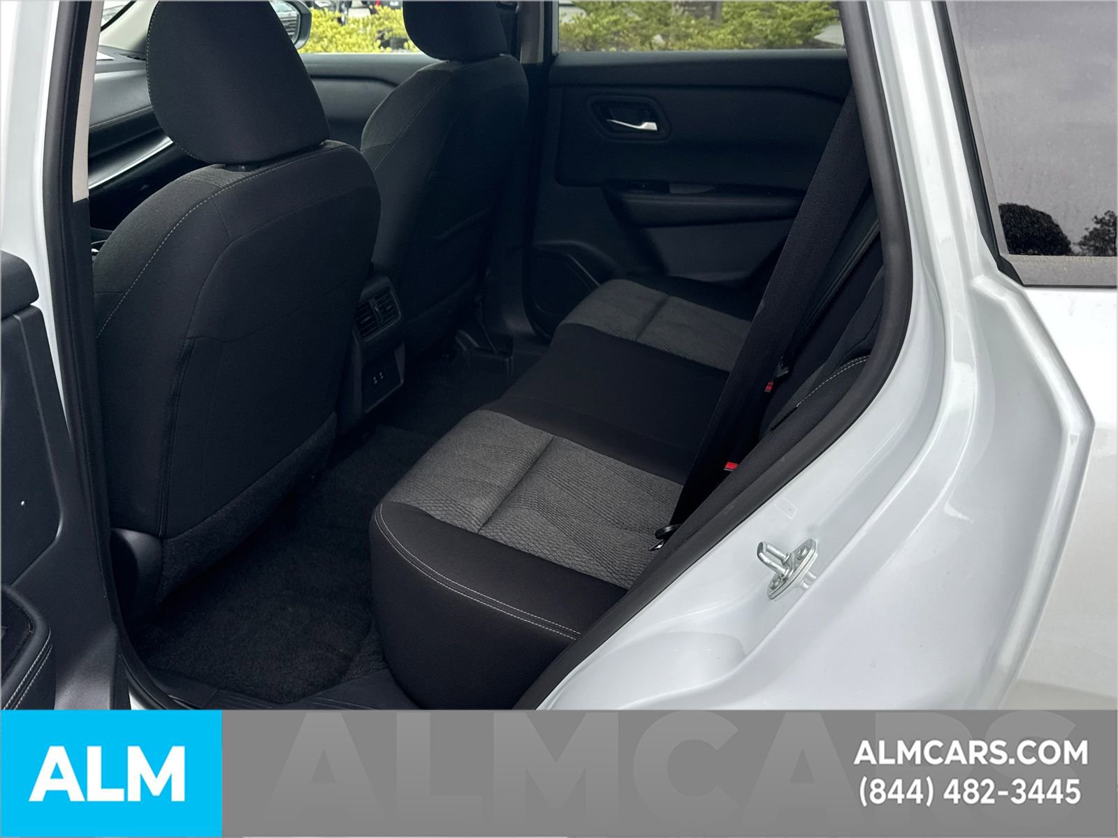 Used 2025 Nissan Rogue SV FWD image 26
