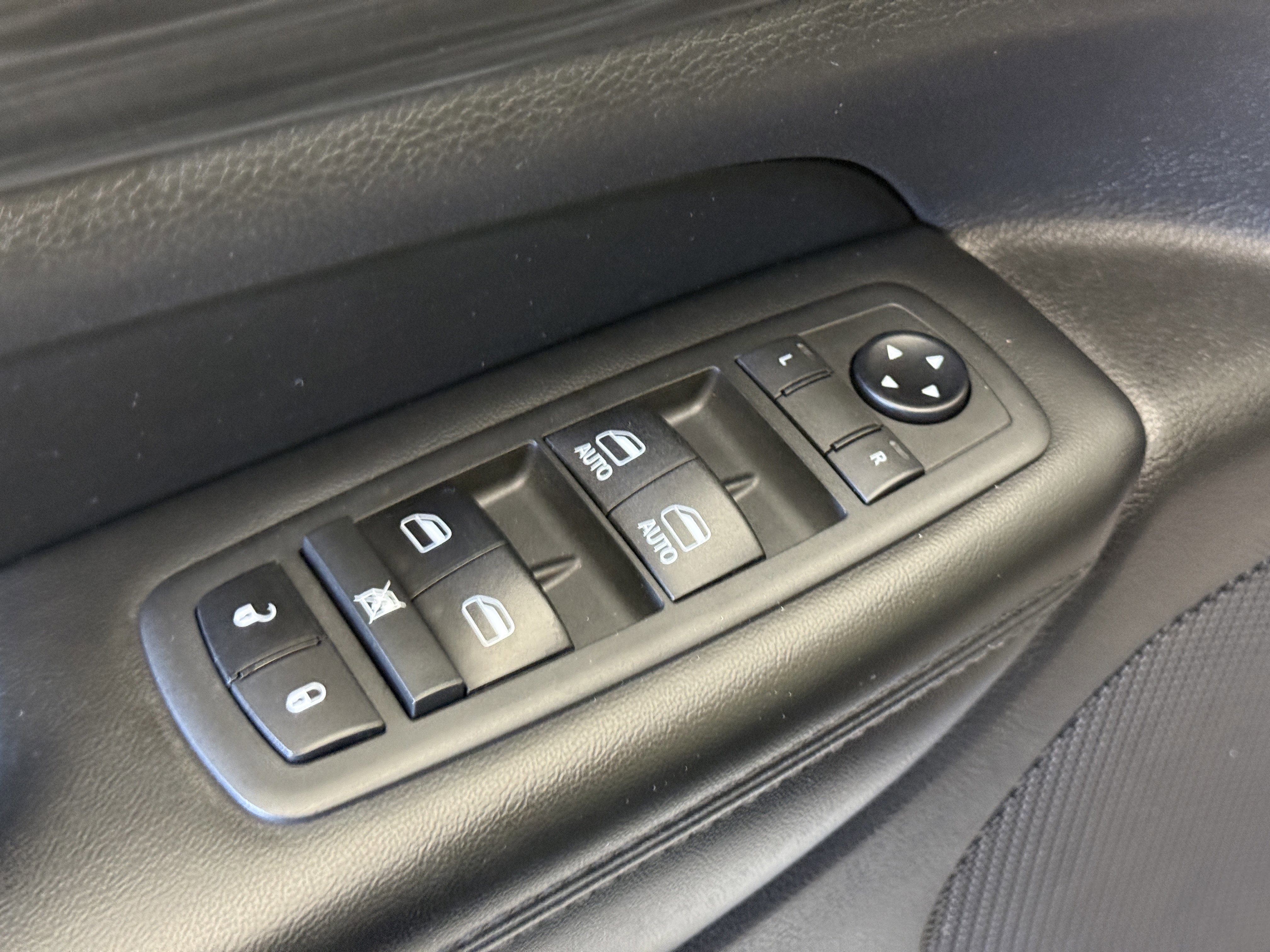 Used 2020 Jeep Grand Cherokee Altitude image 15