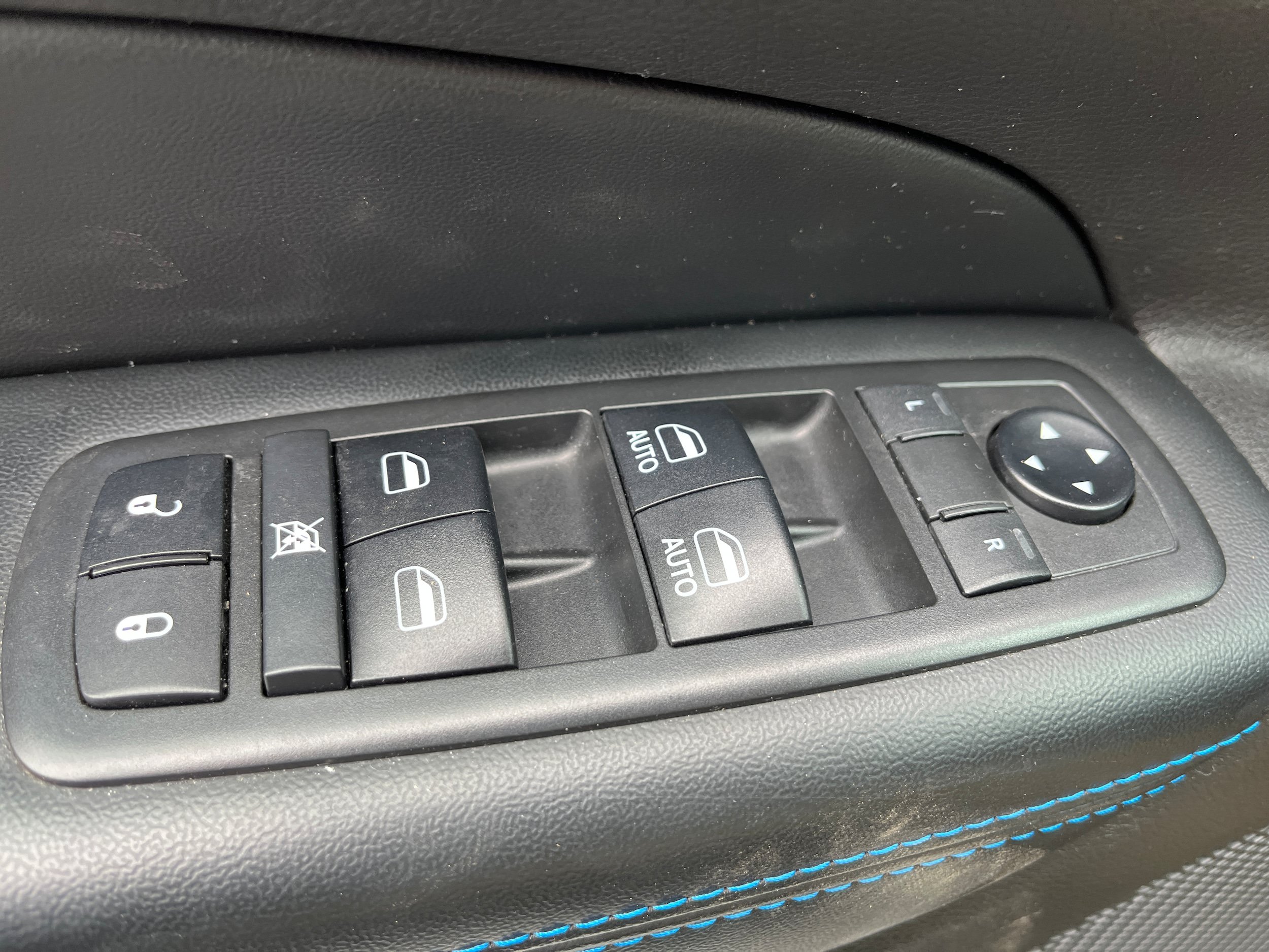 Used 2019 Jeep Grand Cherokee Laredo AWD/4WD image 24