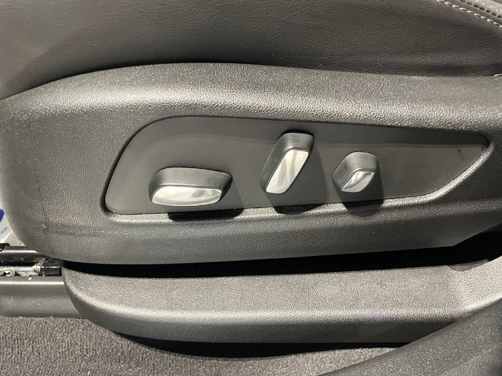 Used 2025 Cadillac XT5 Sportv AWD/4WD image 22