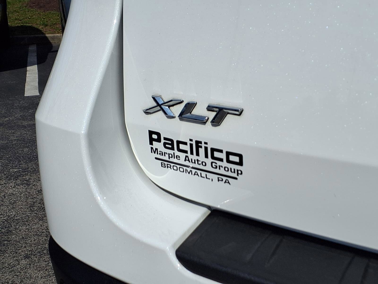 Certified 2022 Ford Explorer XLT w/ Equipment Group 202A image 20