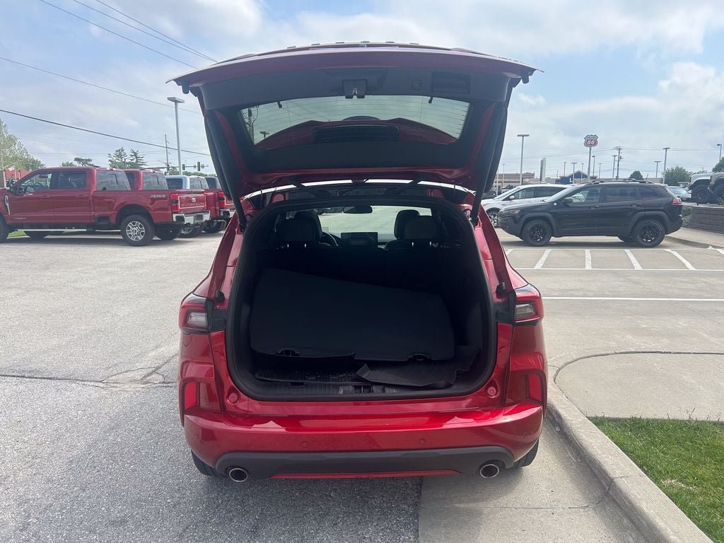 Certified 2025 Ford Escape ST-Line Elite w/ Premium Technology Package AWD/4WD image 16
