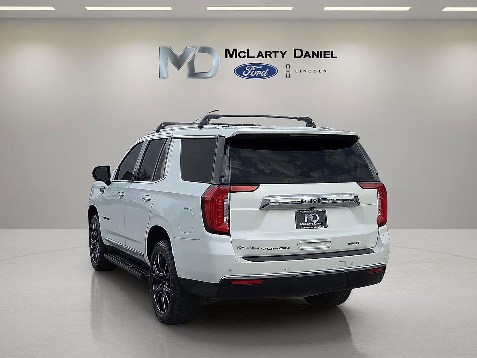 Used 2023 GMC Yukon SLT AWD/4WD image 4