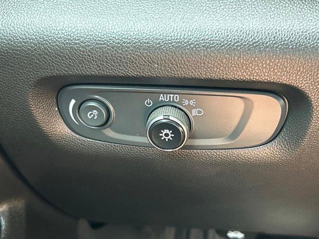 Used 2021 Chevrolet Traverse LS FWD image 28