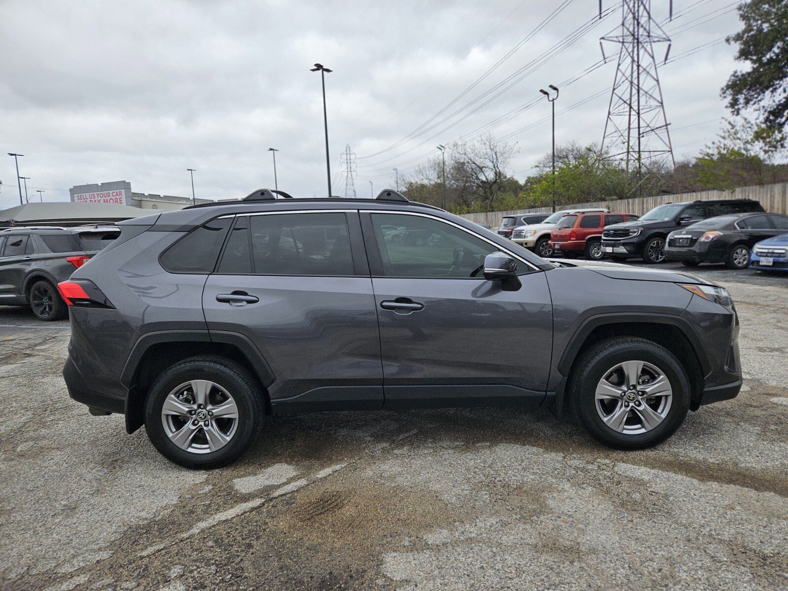 Used 2023 Toyota RAV4 XLE image 2