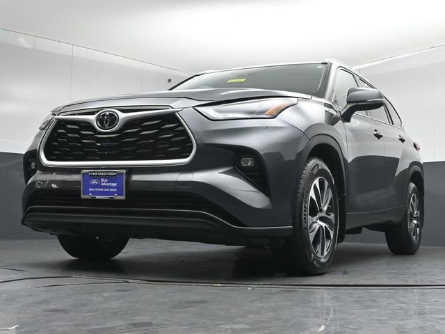Used 2021 Toyota Highlander XLE AWD/4WD image 40