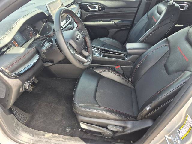 Used 2025 Jeep Compass Trailhawk AWD/4WD image 12