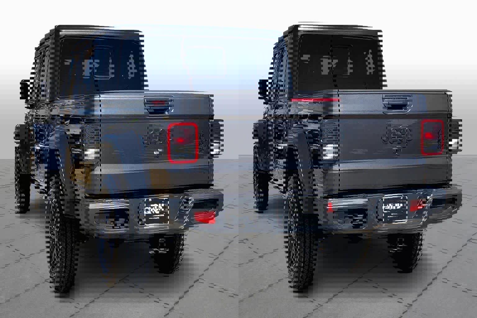 Used 2021 Jeep Gladiator Sport image 4