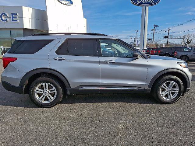 Certified 2023 Ford Explorer XLT w/ Equipment Group 202A image 4