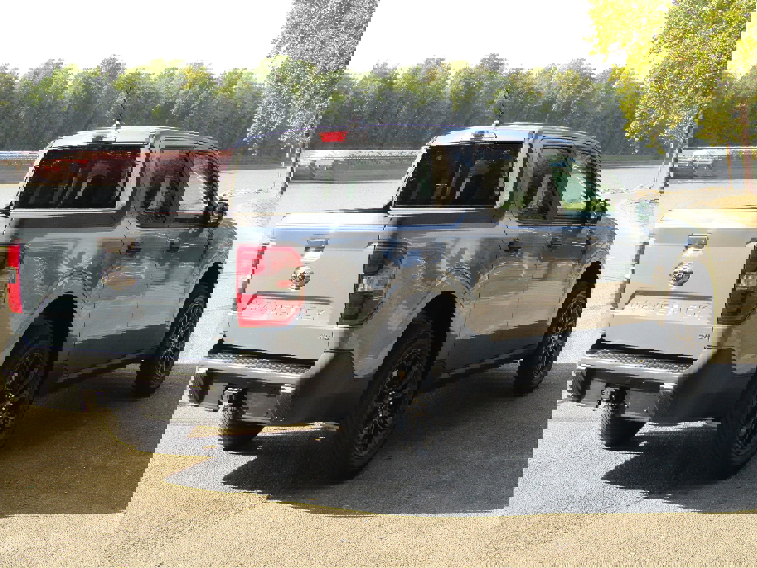 Certified 2024 Ford Maverick XLT w/ XLT Luxury Package image 5