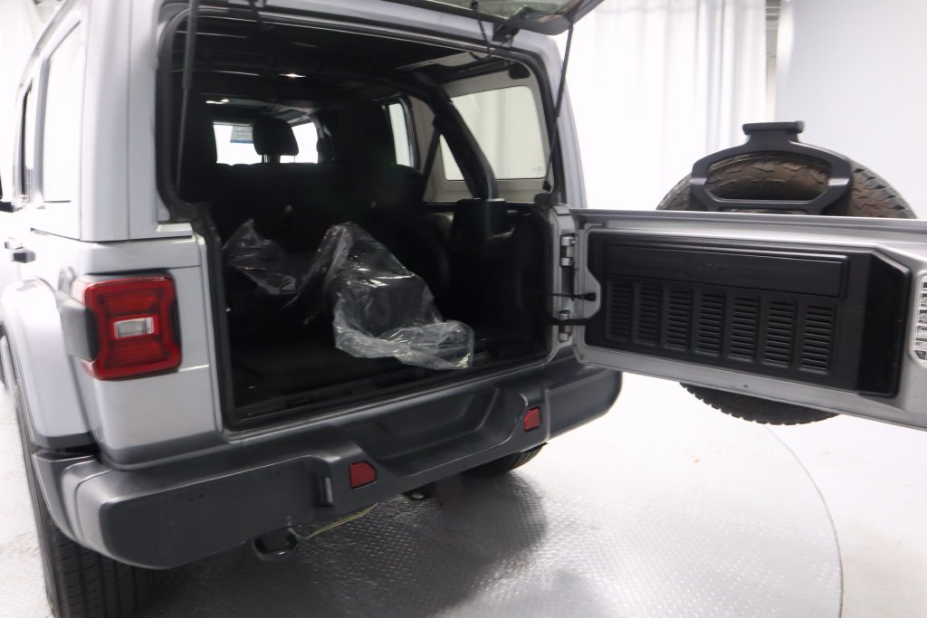 Used 2020 Jeep Wrangler Unlimited Sahara AWD/4WD image 15