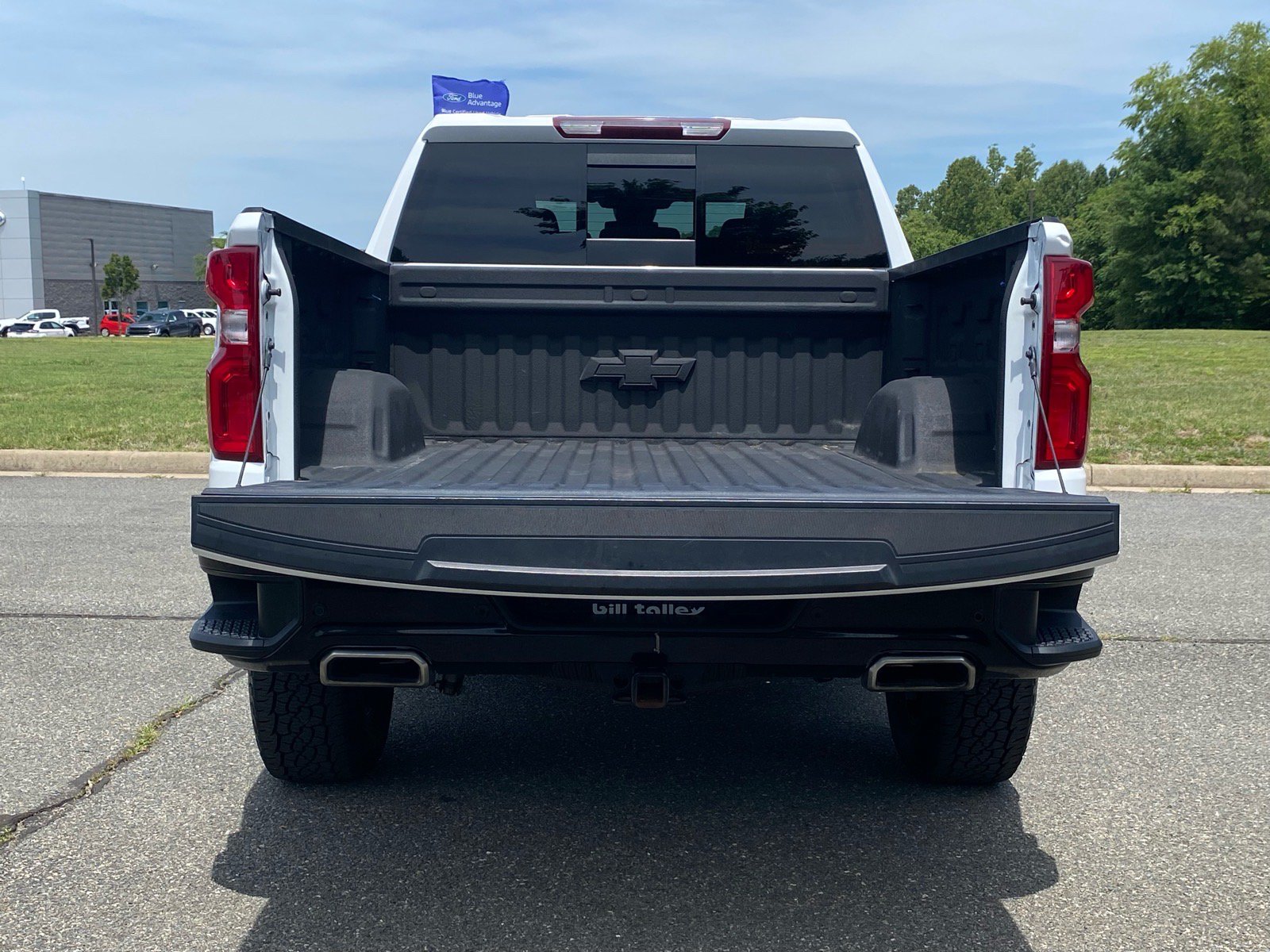 Used 2023 Chevrolet Silverado 1500 LT Trail Boss w/ Convenience Package II AWD/4WD image 6