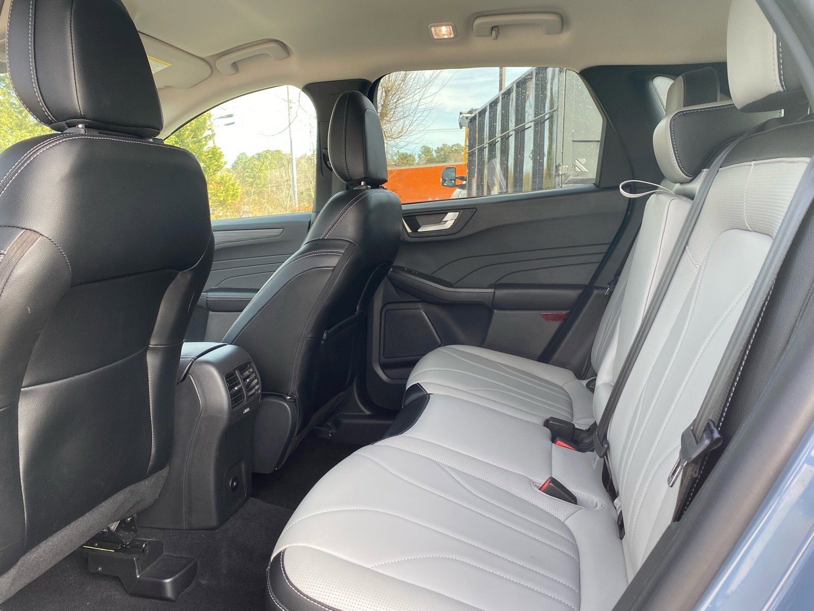 Certified 2025 Ford Escape Platinum w/ Premium Technology Package AWD/4WD image 22