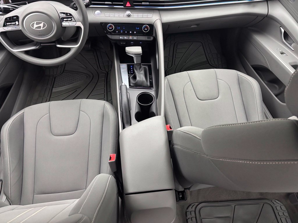 Used 2024 Hyundai Elantra SEL FWD image 36