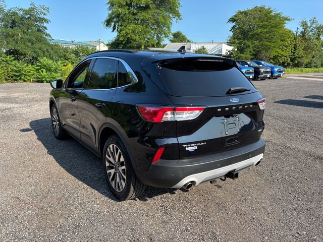 Certified 2020 Ford Escape Titanium AWD/4WD image 28