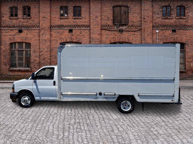 Used 2021 GMC Savana 3500 Extended w/ Power Convenience Package RWD image 7