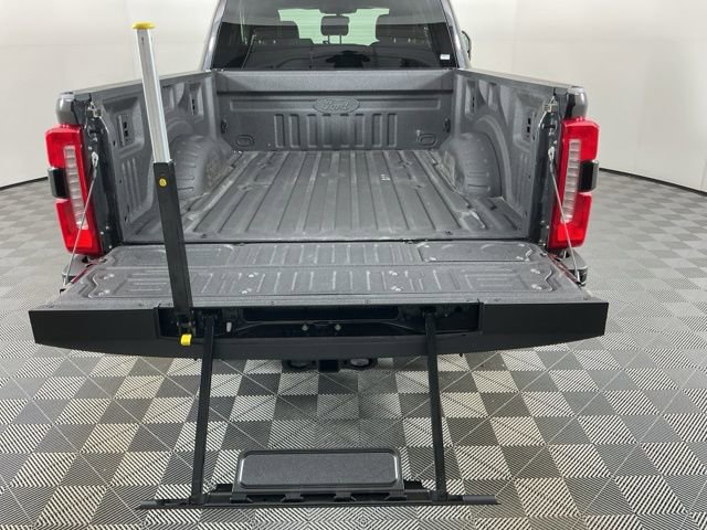 Certified 2025 Ford F350 Lariat w/ Black Appearance Package AWD/4WD image 8