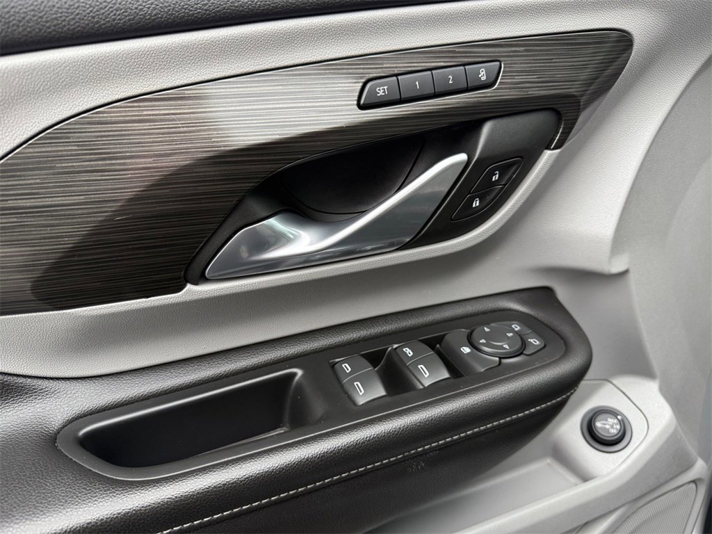 Used 2022 GMC Terrain SLT image 19