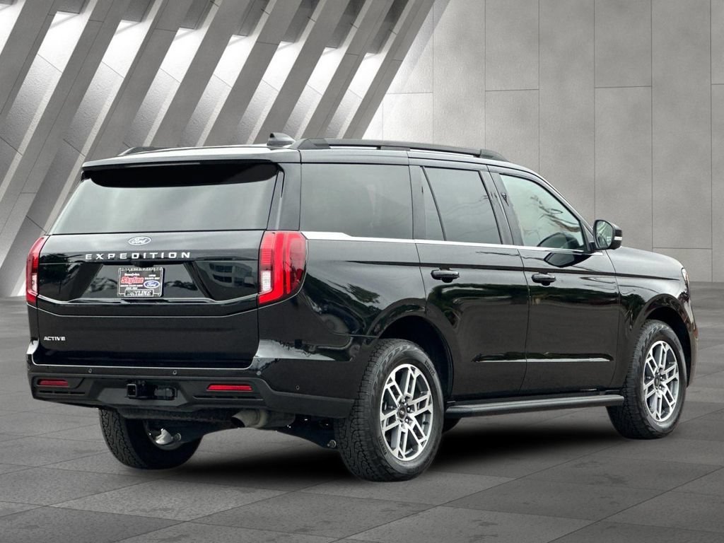 Certified 2025 Ford Expedition Active AWD/4WD image 3