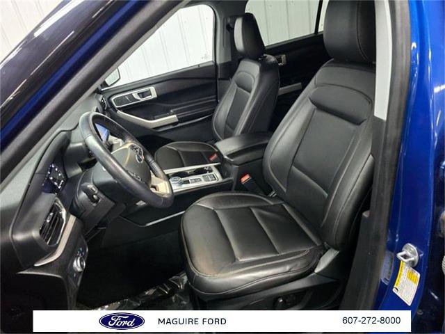 Certified 2022 Ford Explorer XLT w/ Equipment Group 202A image 19