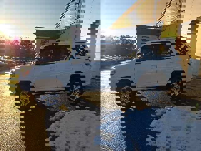 Used 2022 Toyota 4Runner SR5 Premium image 5