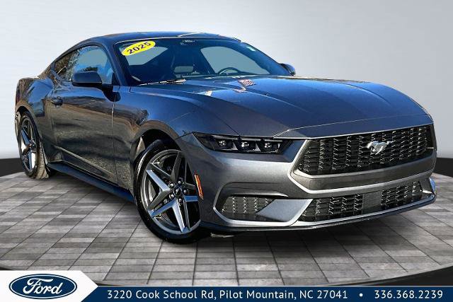 Certified 2025 Ford Mustang Coupe image 9