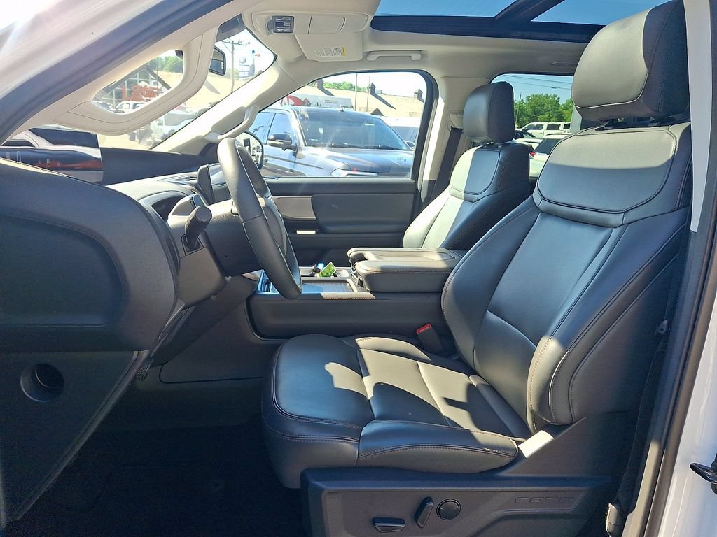 Certified 2025 Ford Expedition Active AWD/4WD image 15
