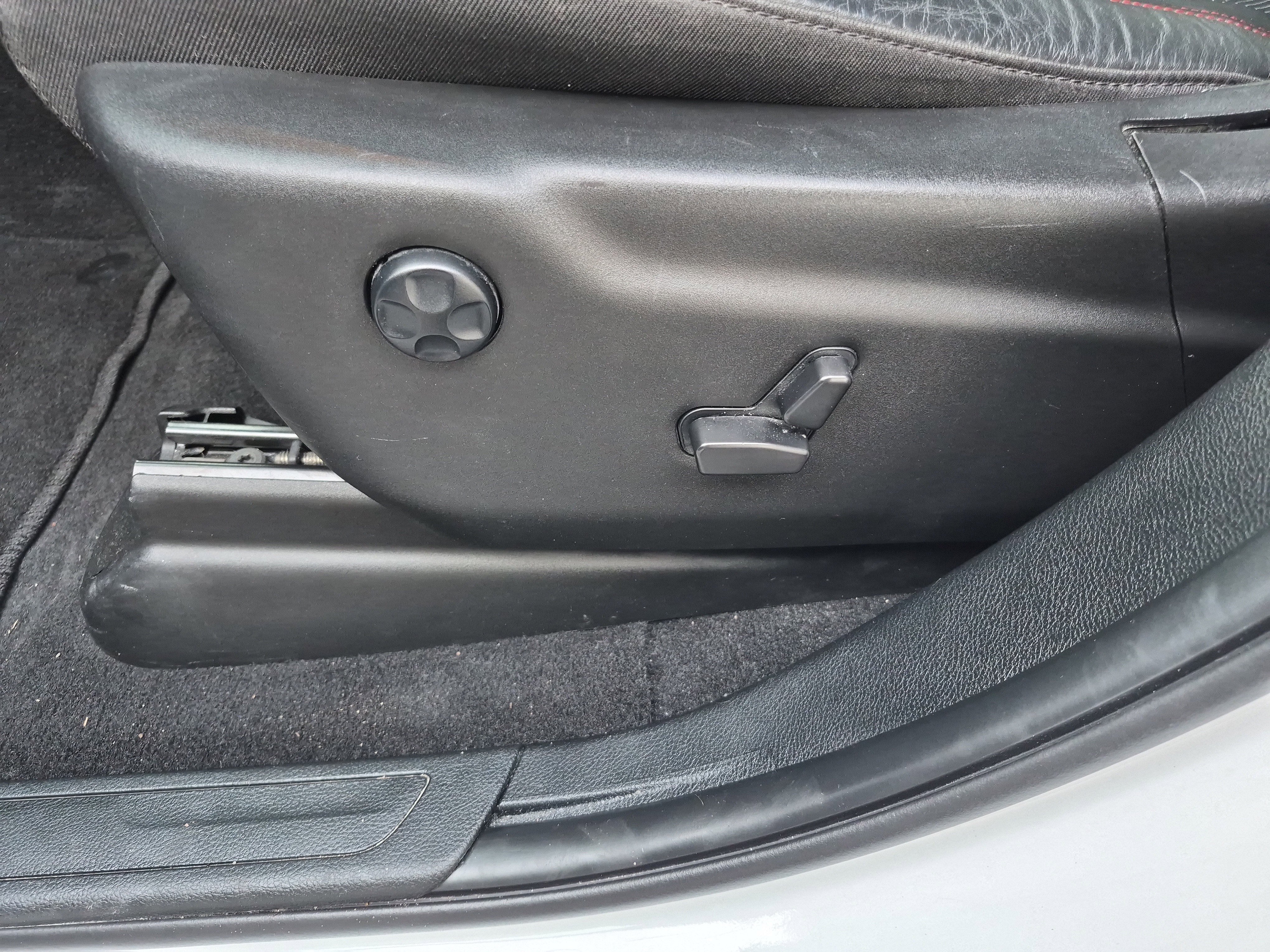 Used 2024 Dodge Durango GT image 12