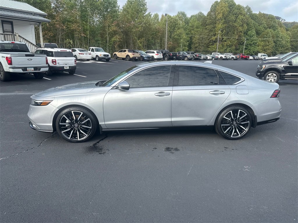 Used 2024 Honda Accord Touring image 6