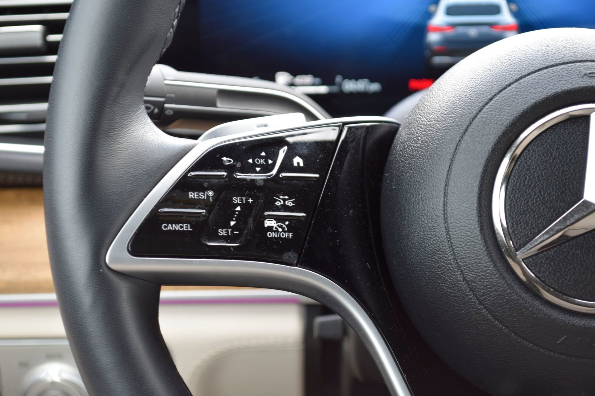 Used 2025 Mercedes-Benz GLE 450 4MATIC Coupe image 9