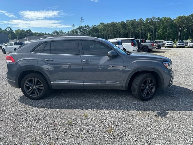 Used 2021 Volkswagen Atlas Cross Sport SE w/ Panoramic Sunroof Package FWD image 3