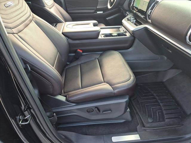 Certified 2026 Ford Expedition Max Platinum w/ Platinum Ultimate Package AWD/4WD image 22