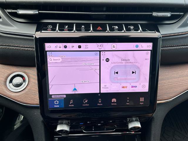 Used 2025 Jeep Grand Cherokee Summit w/ Adv Protech Group IV AWD/4WD image 15