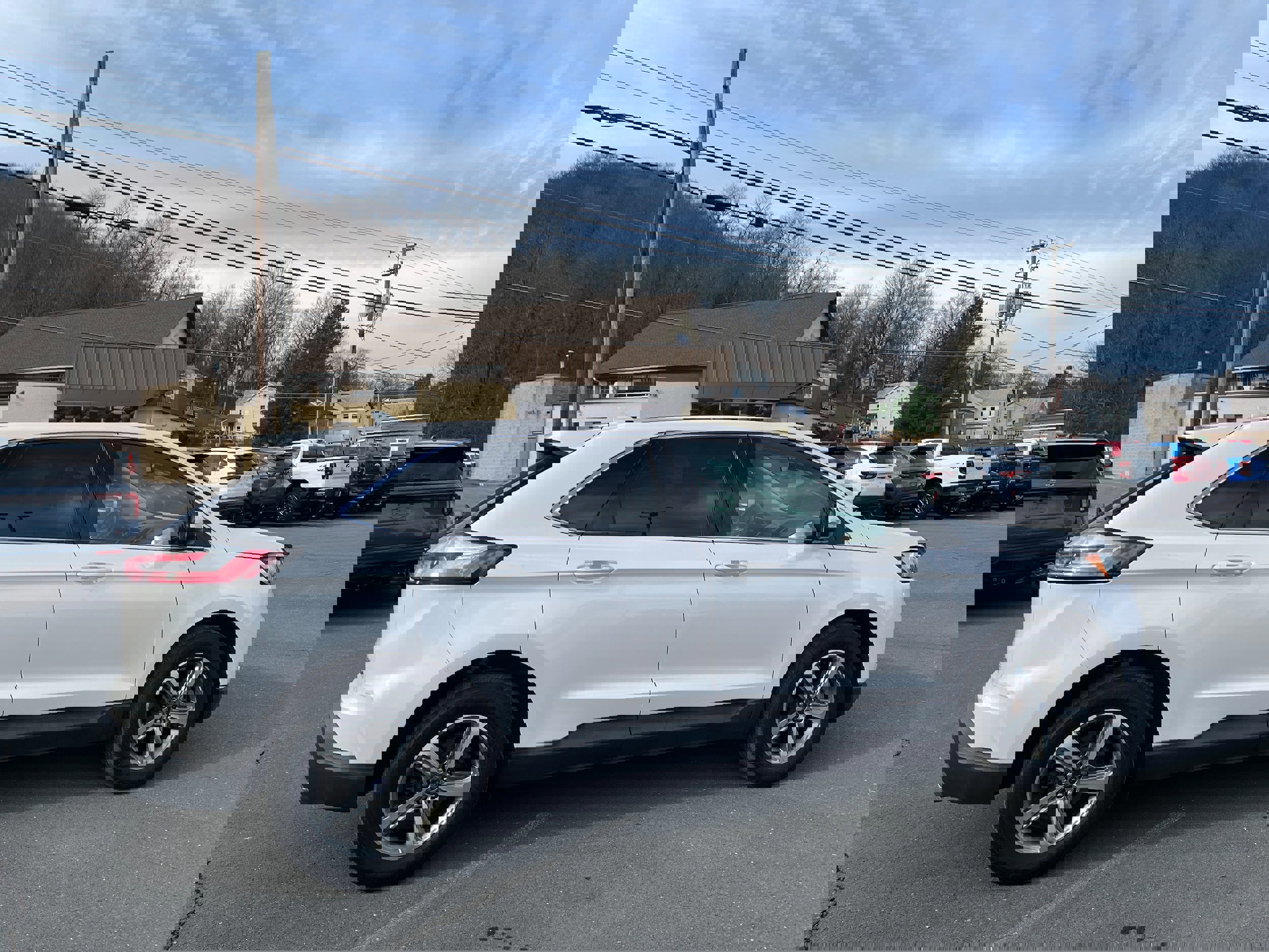 Certified 2019 Ford Edge SEL w/ Equipment Group 201A image 5